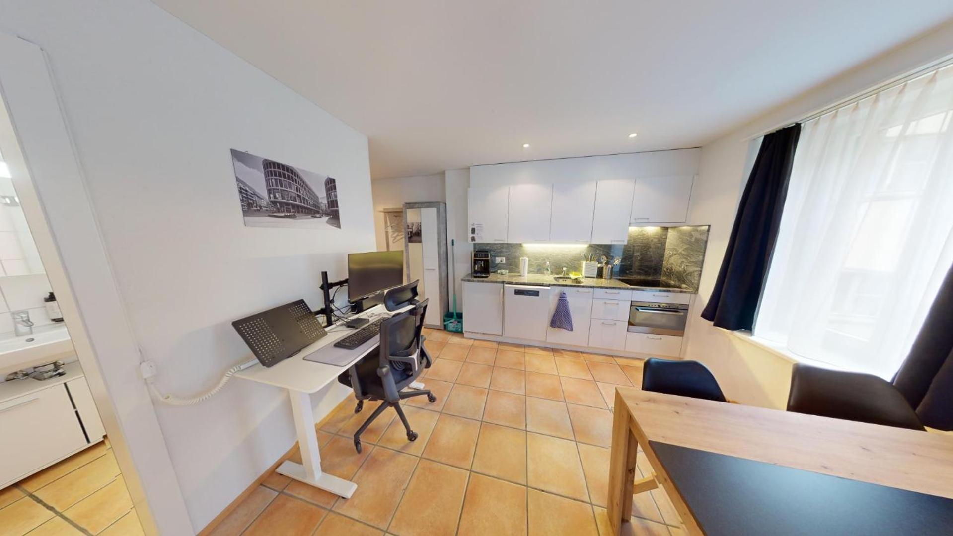2 Zimmerwohnung - Zentral - 65“ Tv - Arbeitsplatz Coire Extérieur photo
