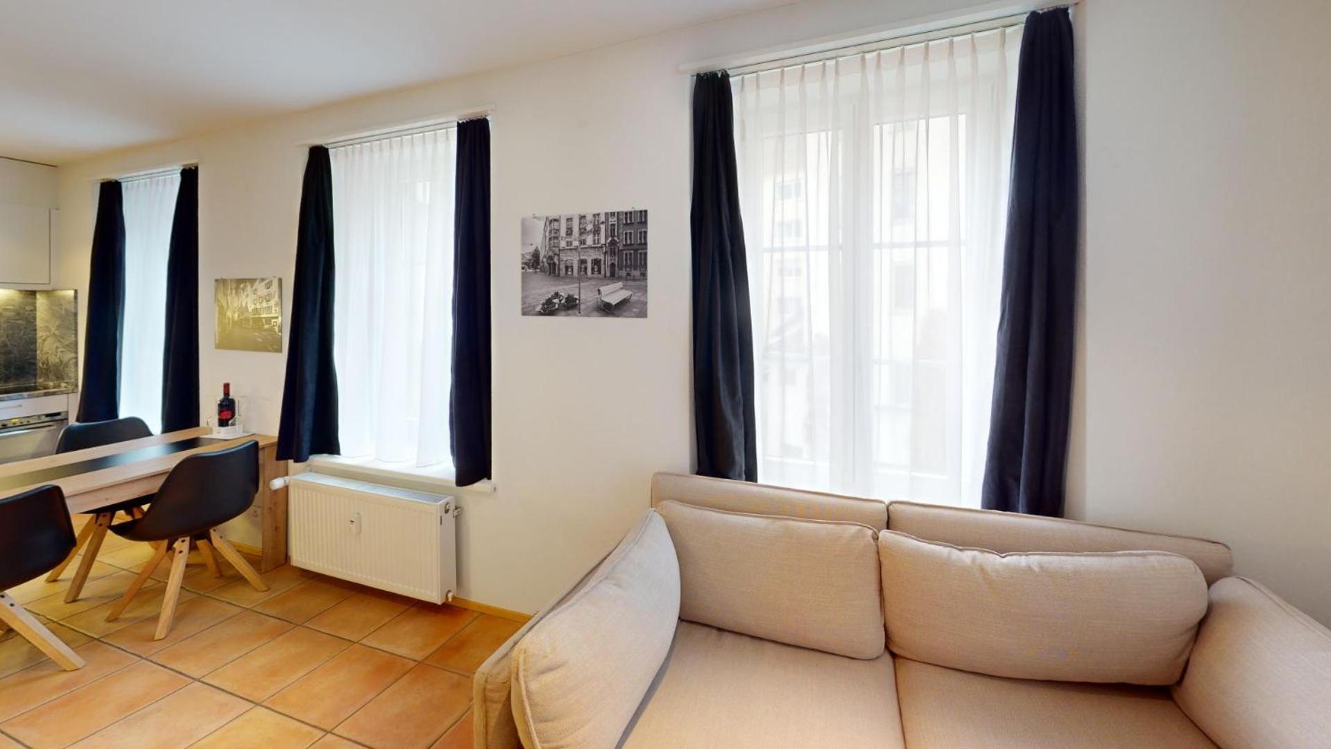 2 Zimmerwohnung - Zentral - 65“ Tv - Arbeitsplatz Coire Extérieur photo