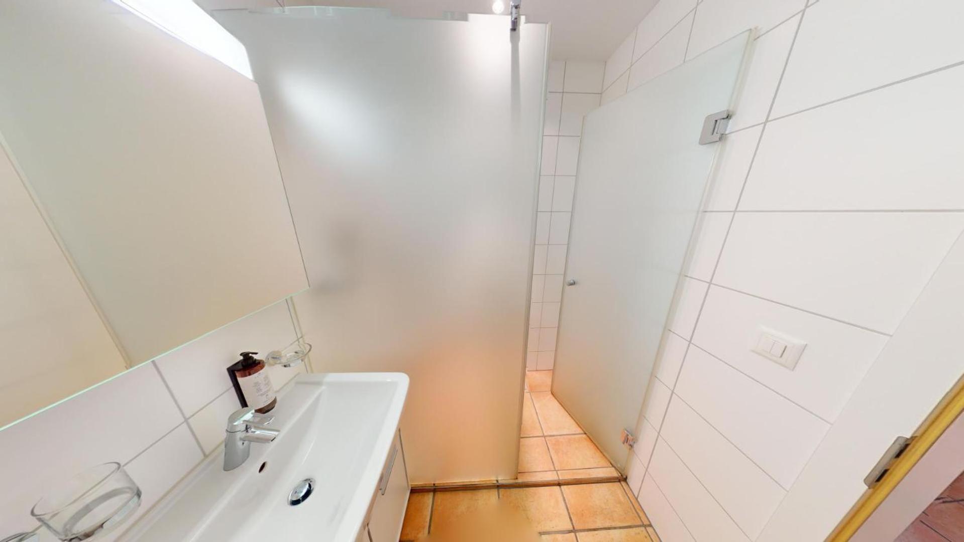2 Zimmerwohnung - Zentral - 65“ Tv - Arbeitsplatz Coire Extérieur photo