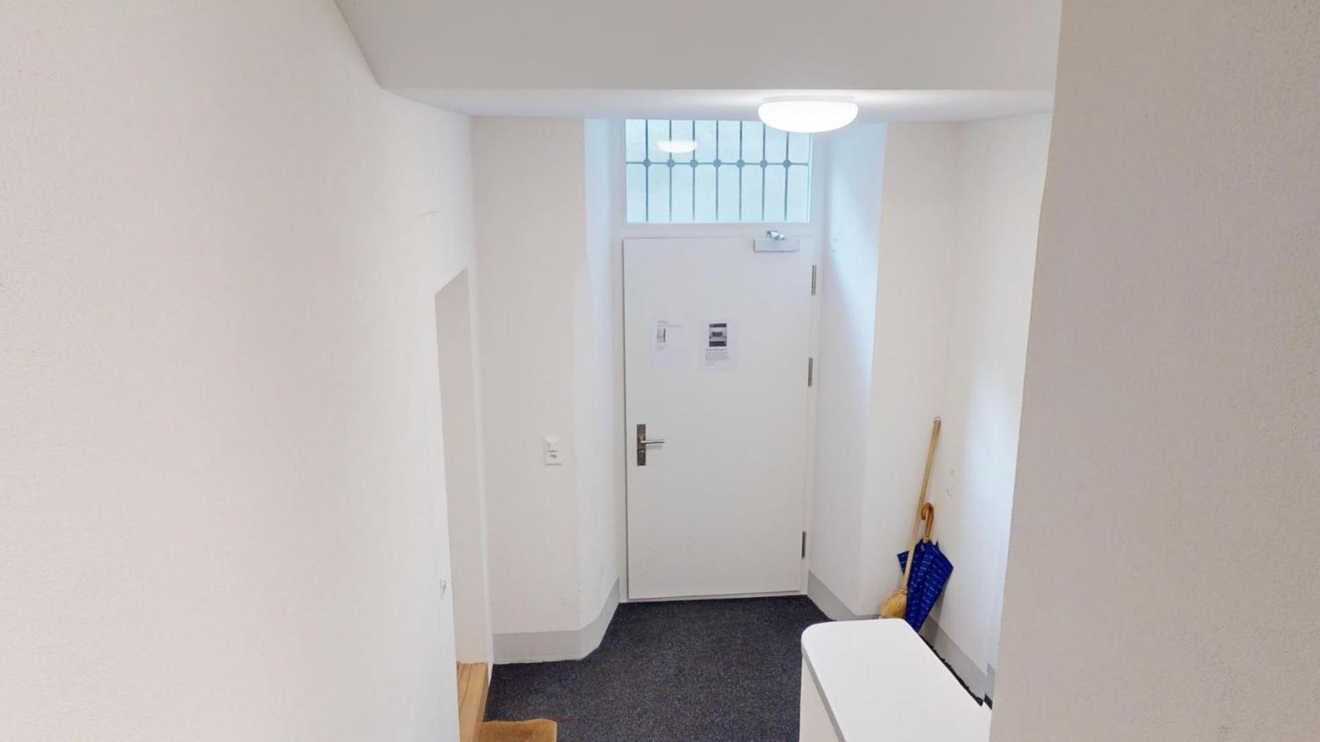 2 Zimmerwohnung - Zentral - 65“ Tv - Arbeitsplatz Coire Extérieur photo