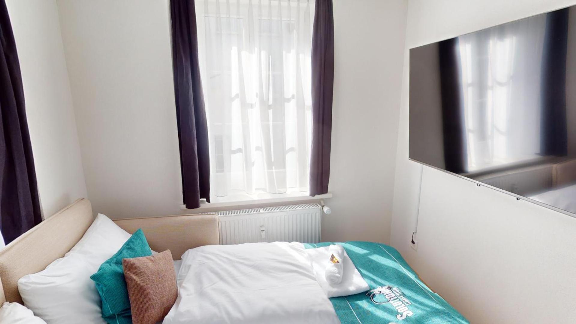 2 Zimmerwohnung - Zentral - 65“ Tv - Arbeitsplatz Coire Extérieur photo